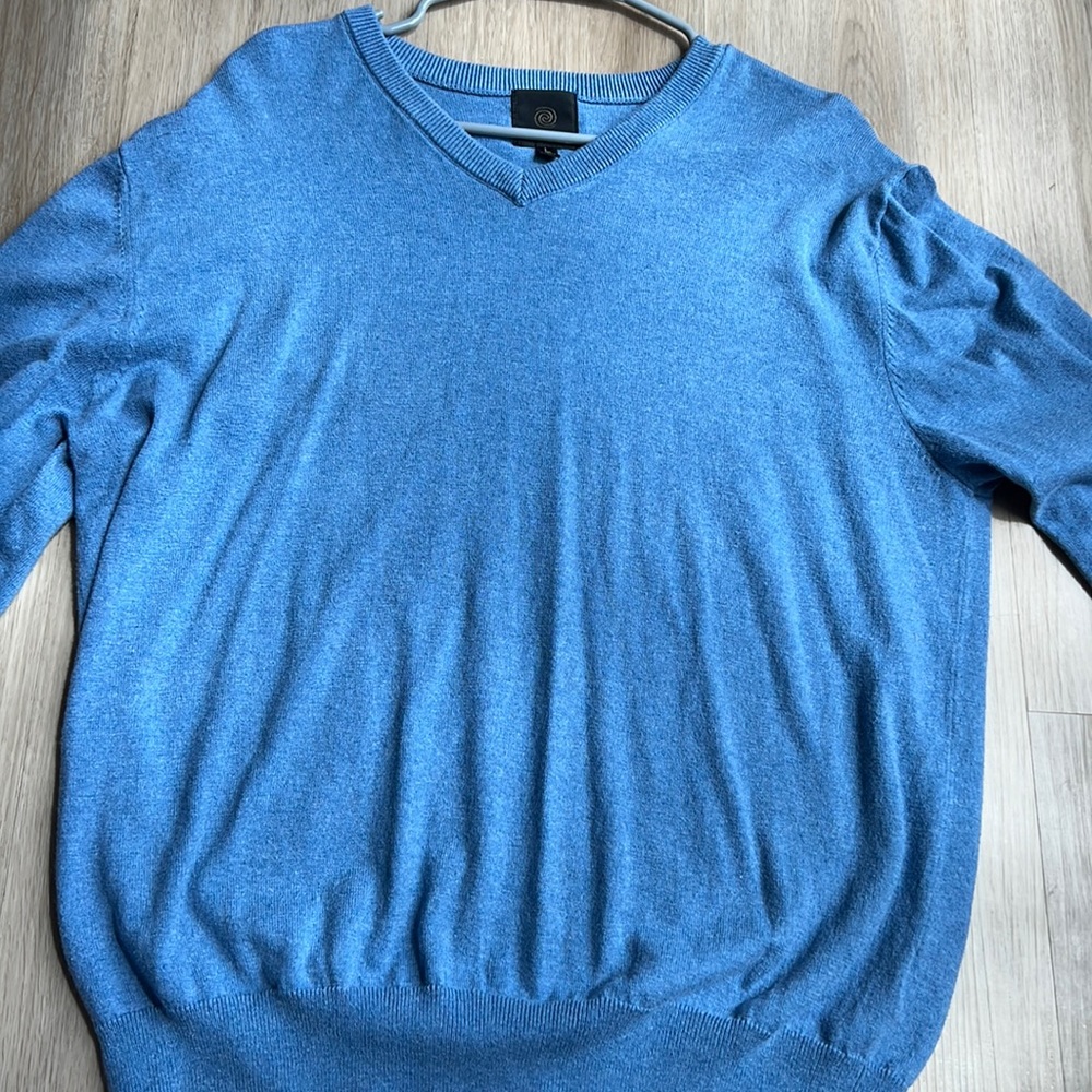 Casual V-neck sweater for any semi-dapper occasion
